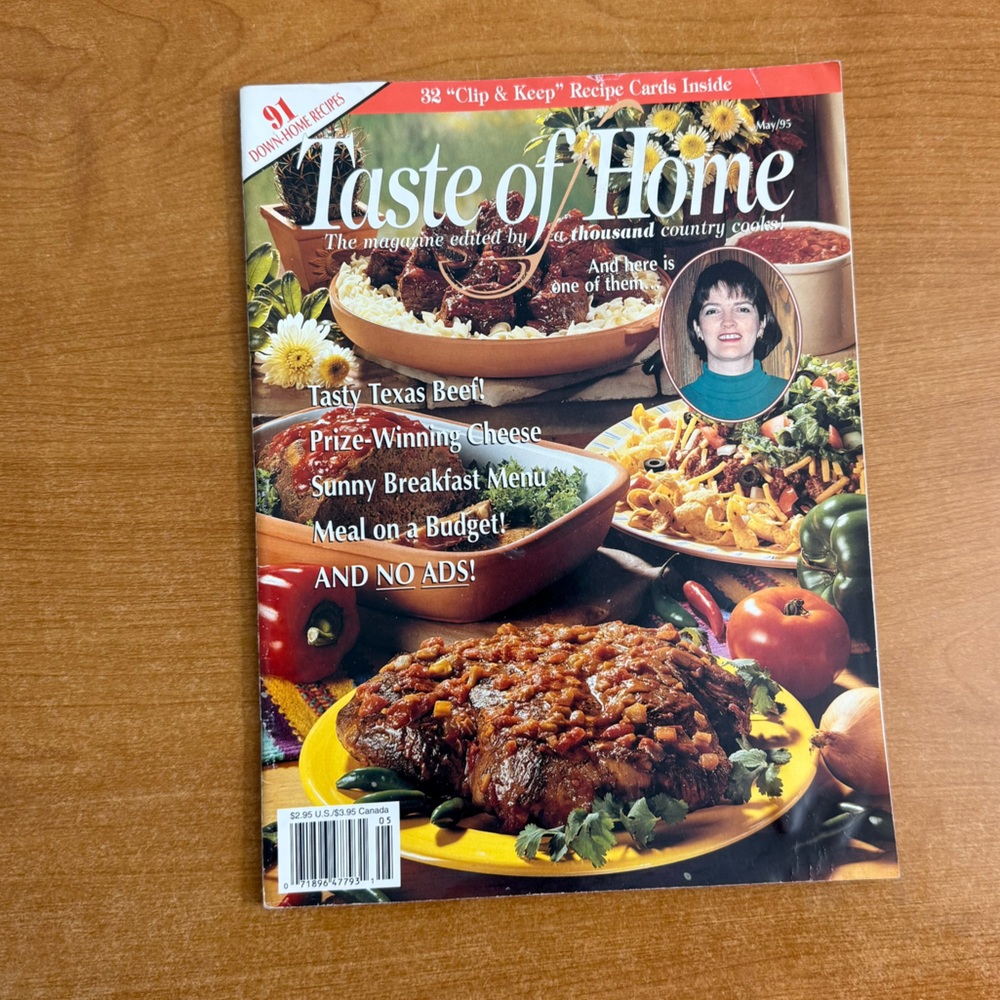 Taste of Home Cookbook - Vibrant Red‎ Edition